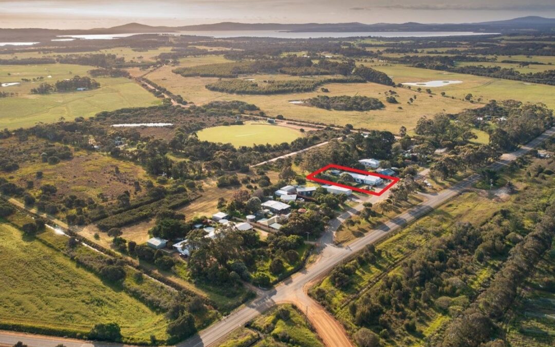 17-19 Station Street, Youngs Siding